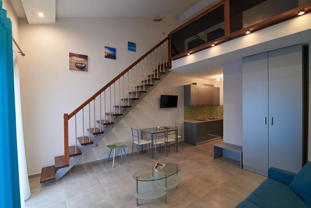 Grey House Apartments Никити Номер фото