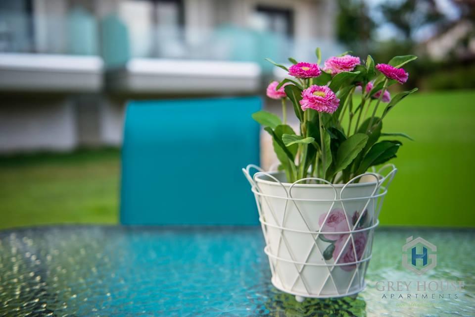 Grey House Apartments Никити Экстерьер фото