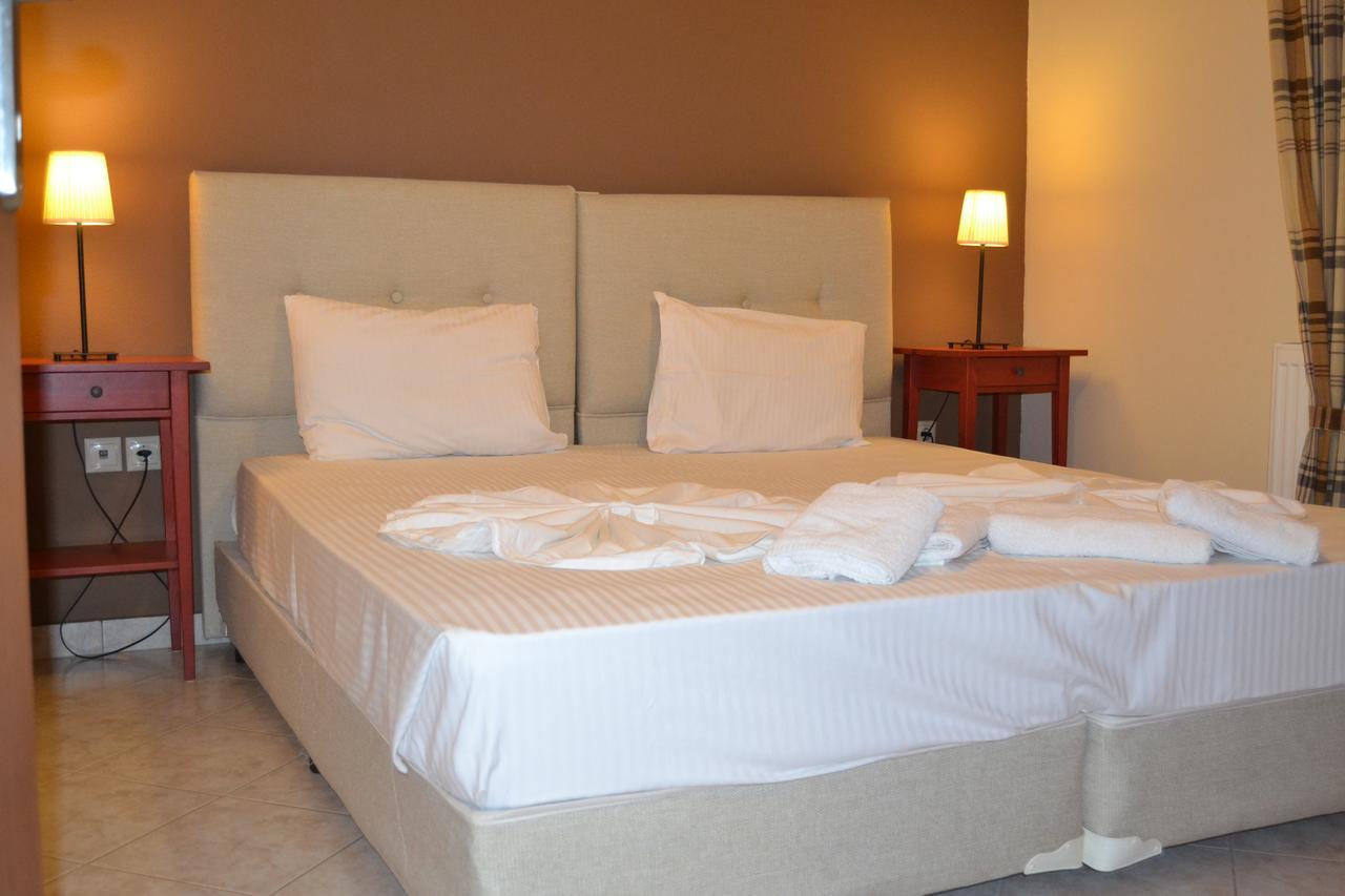 Grey House Apartments Никити Экстерьер фото