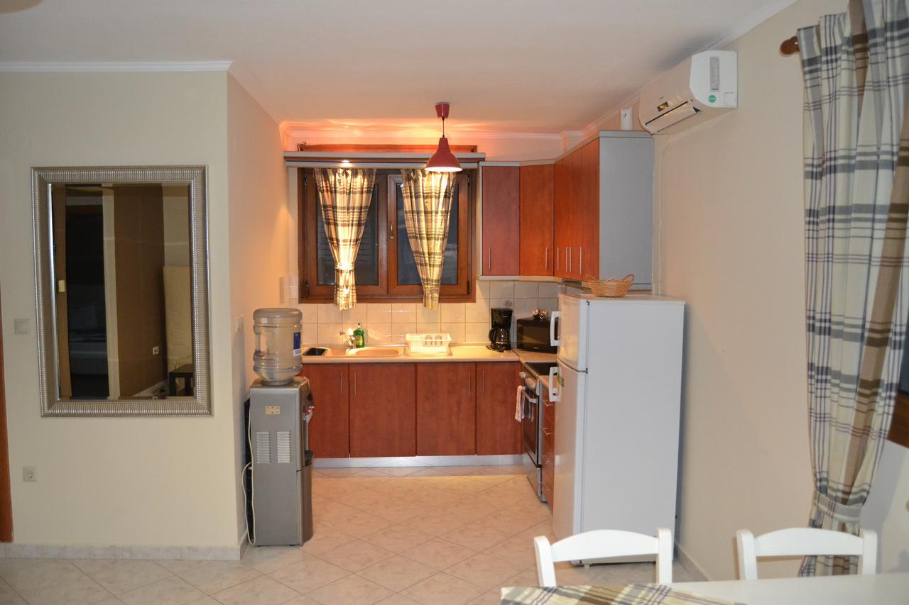 Grey House Apartments Никити Экстерьер фото